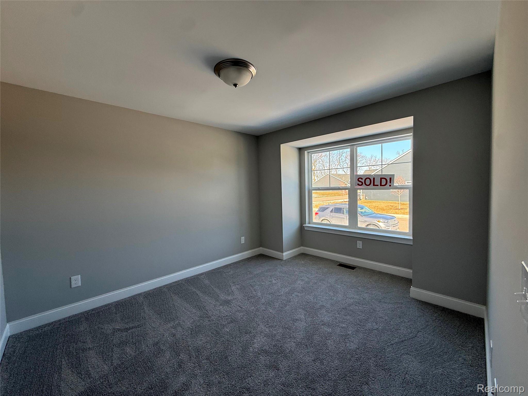 1085 Camellia Circle 32 Property Photo 2