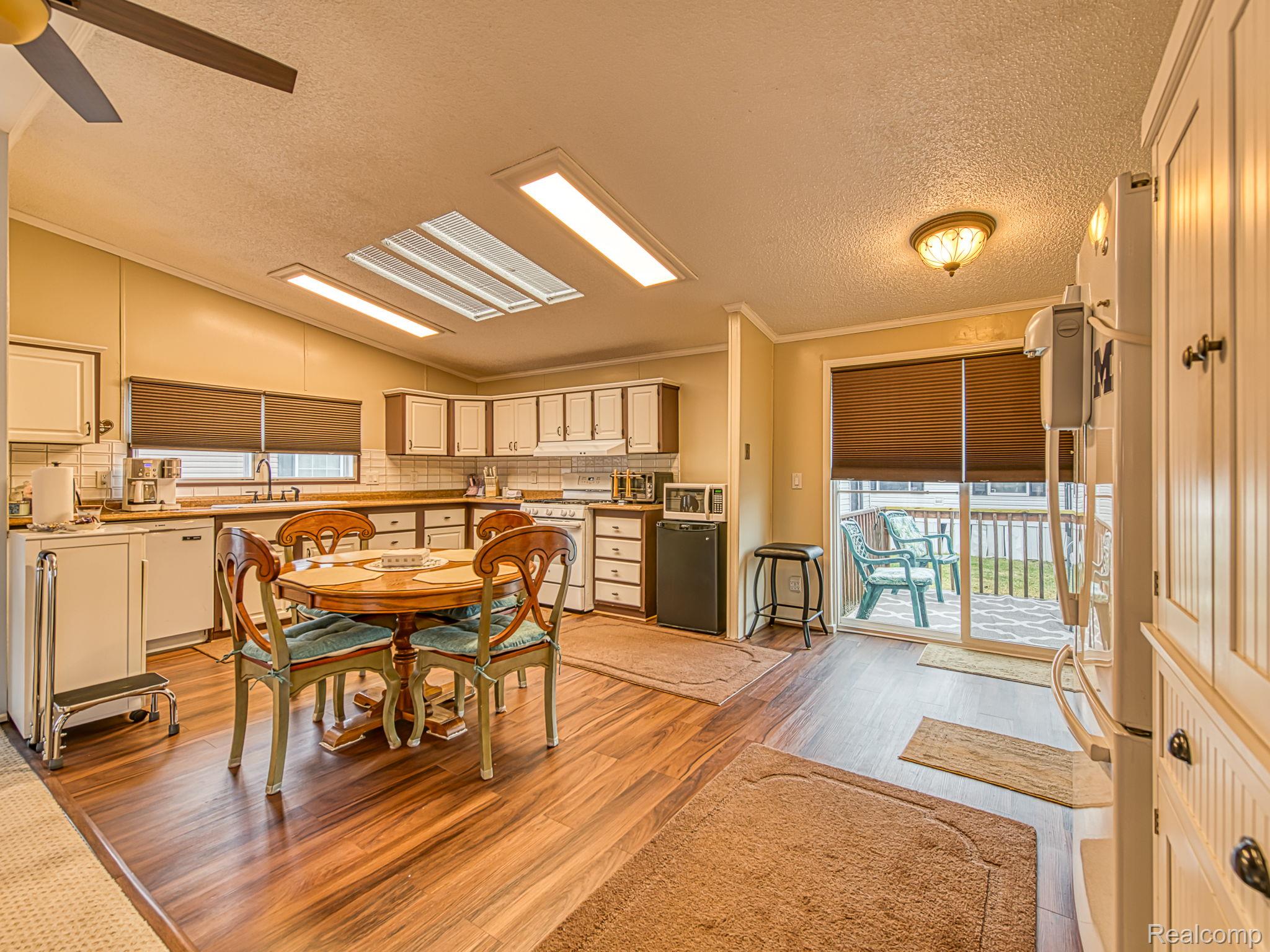 29403 Wedgewood Property Photo 3