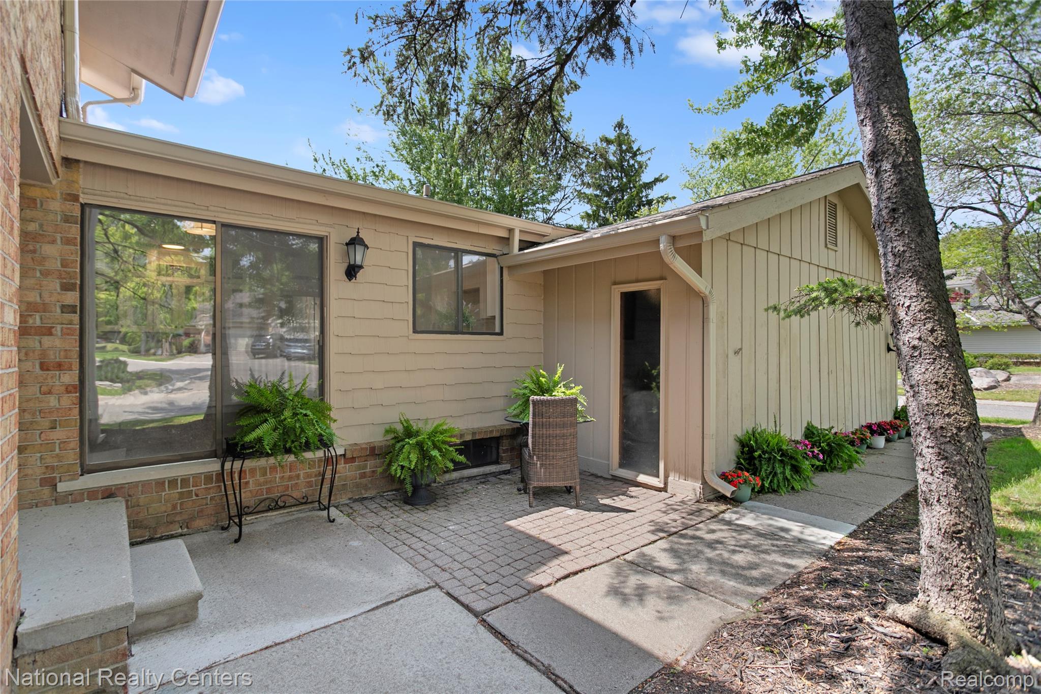 7103 Pebble Park Drive Property Photo 2