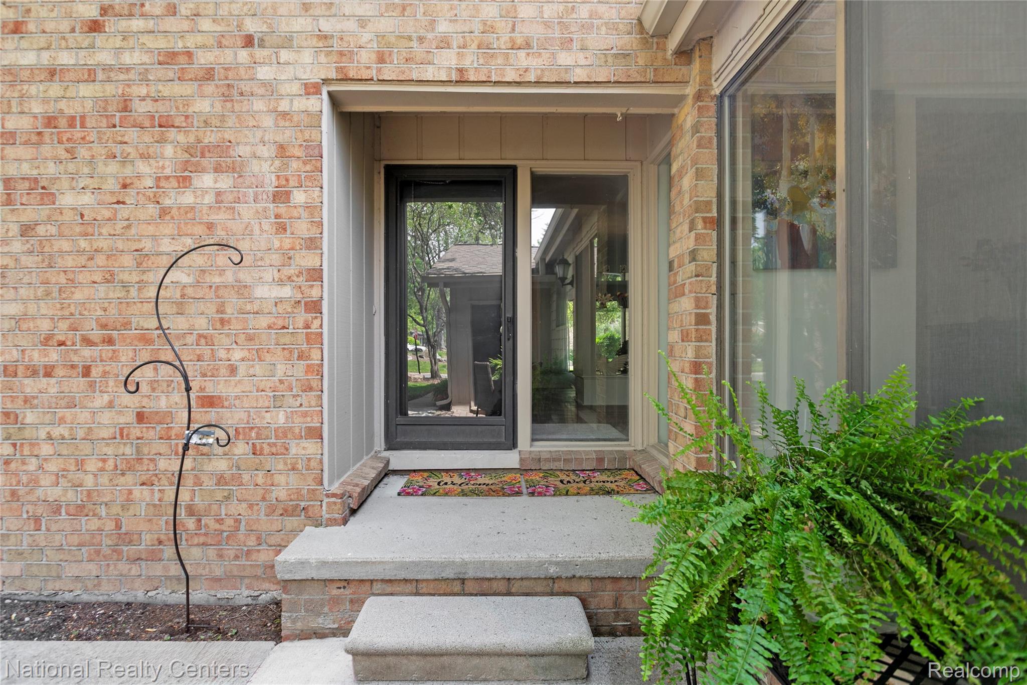 7103 Pebble Park Drive Property Photo 3