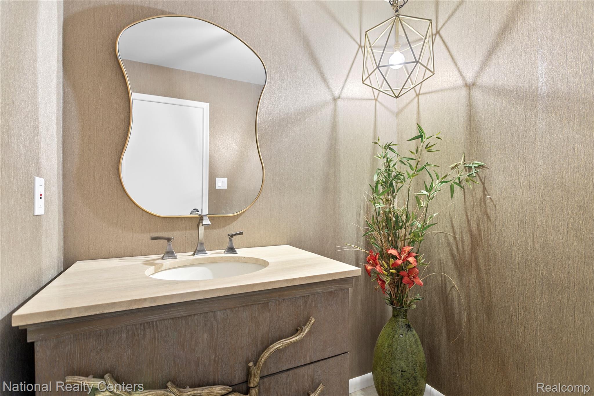 7103 Pebble Park Drive Property Photo 11