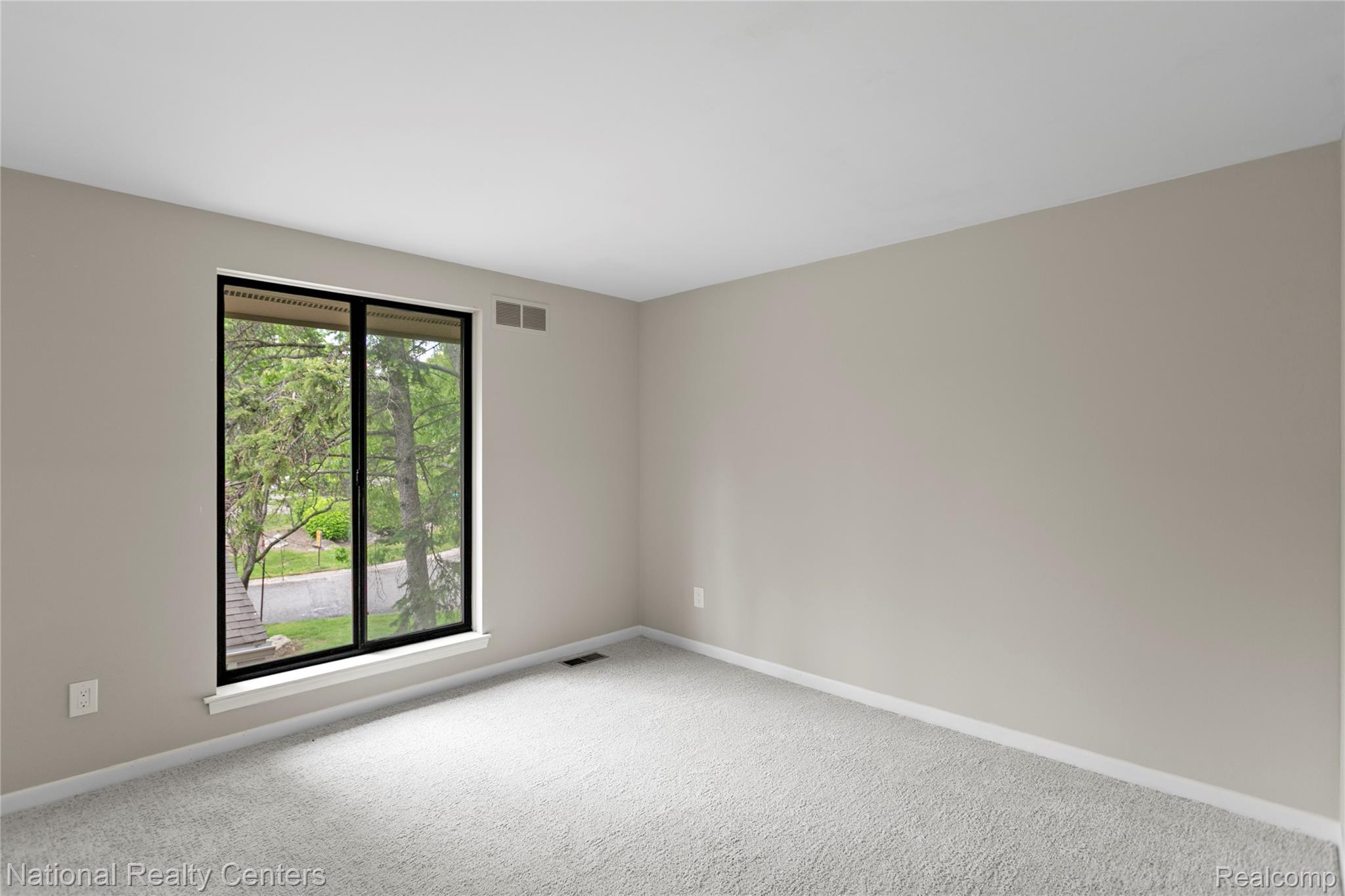 7103 Pebble Park Drive Property Photo 25