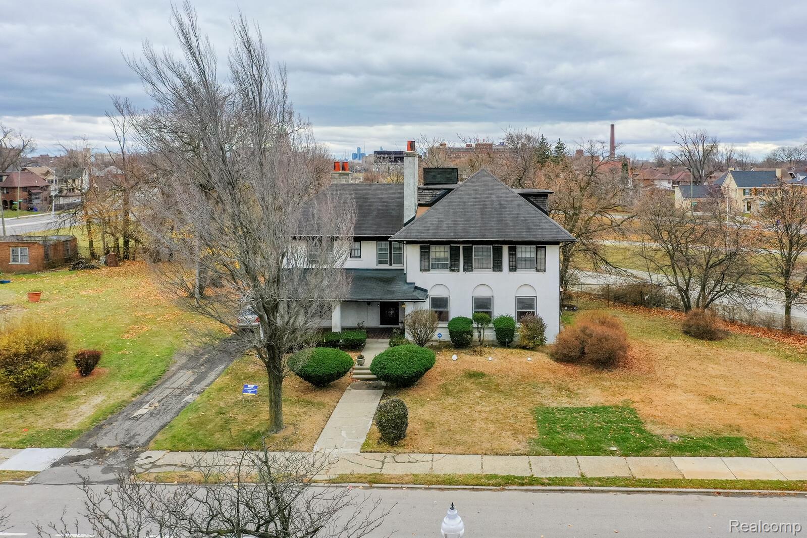1135 Chicago Boulevard Property Photo 1