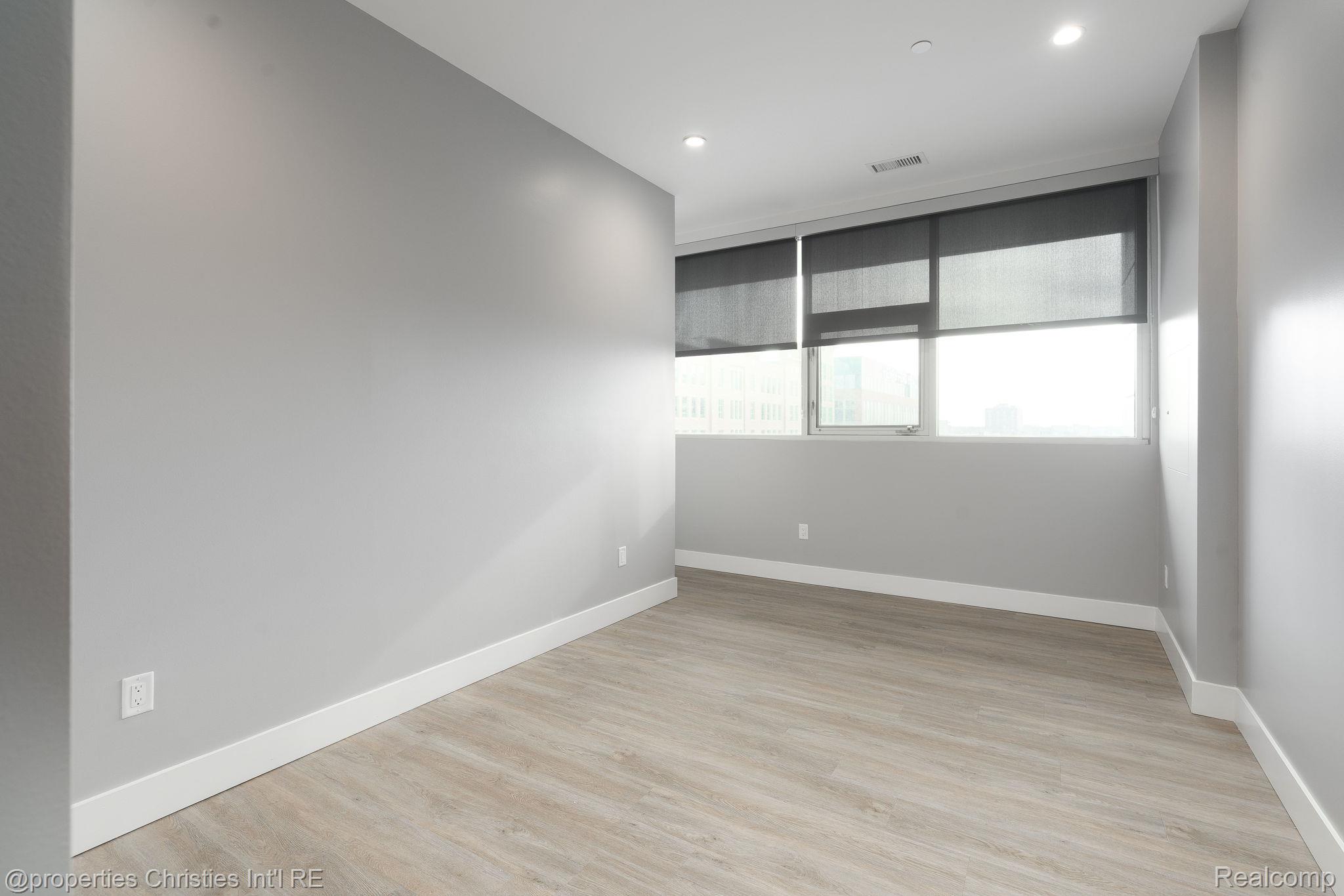 118 N Main Street 518 Property Photo 21