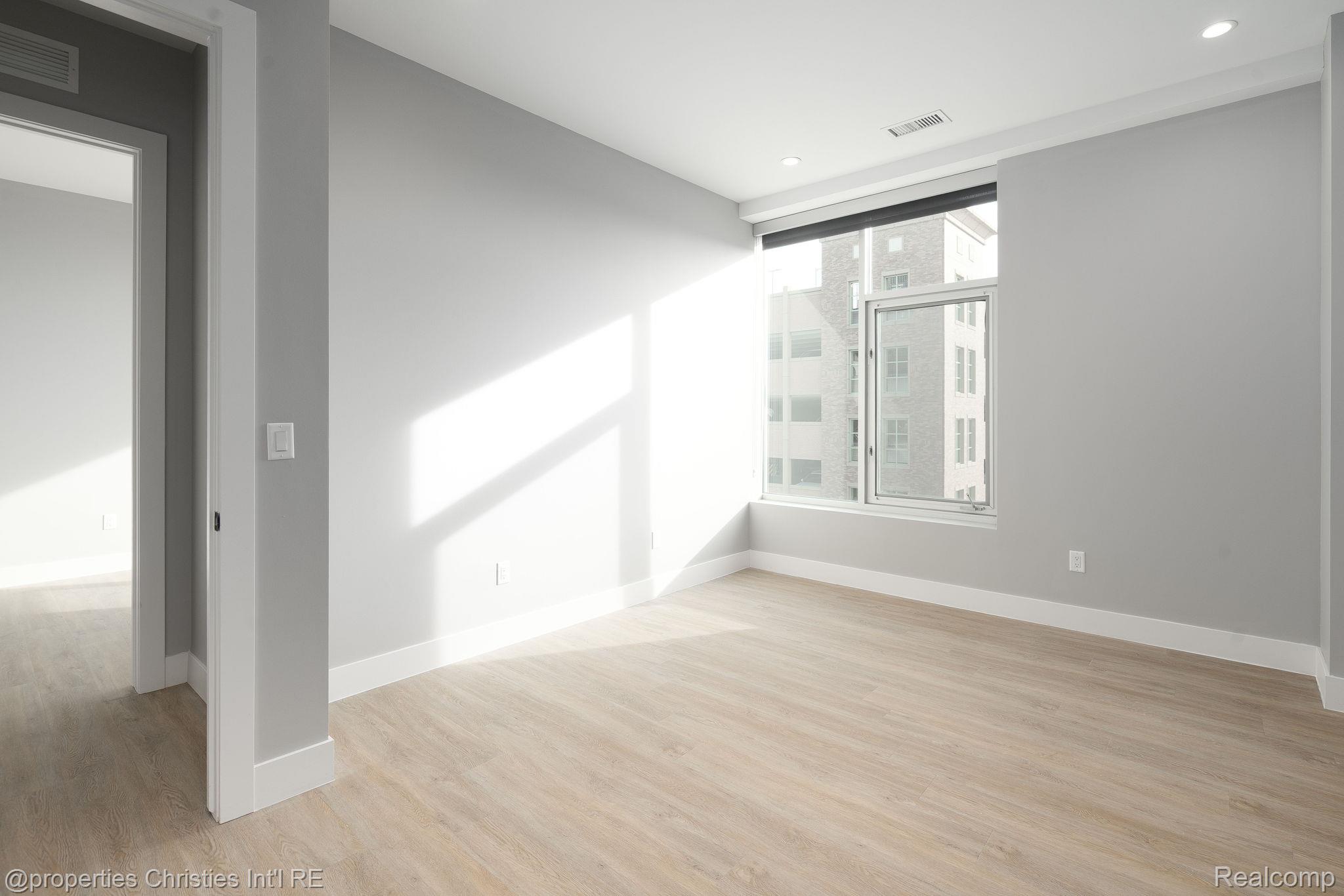118 N Main Street 518 Property Photo 37
