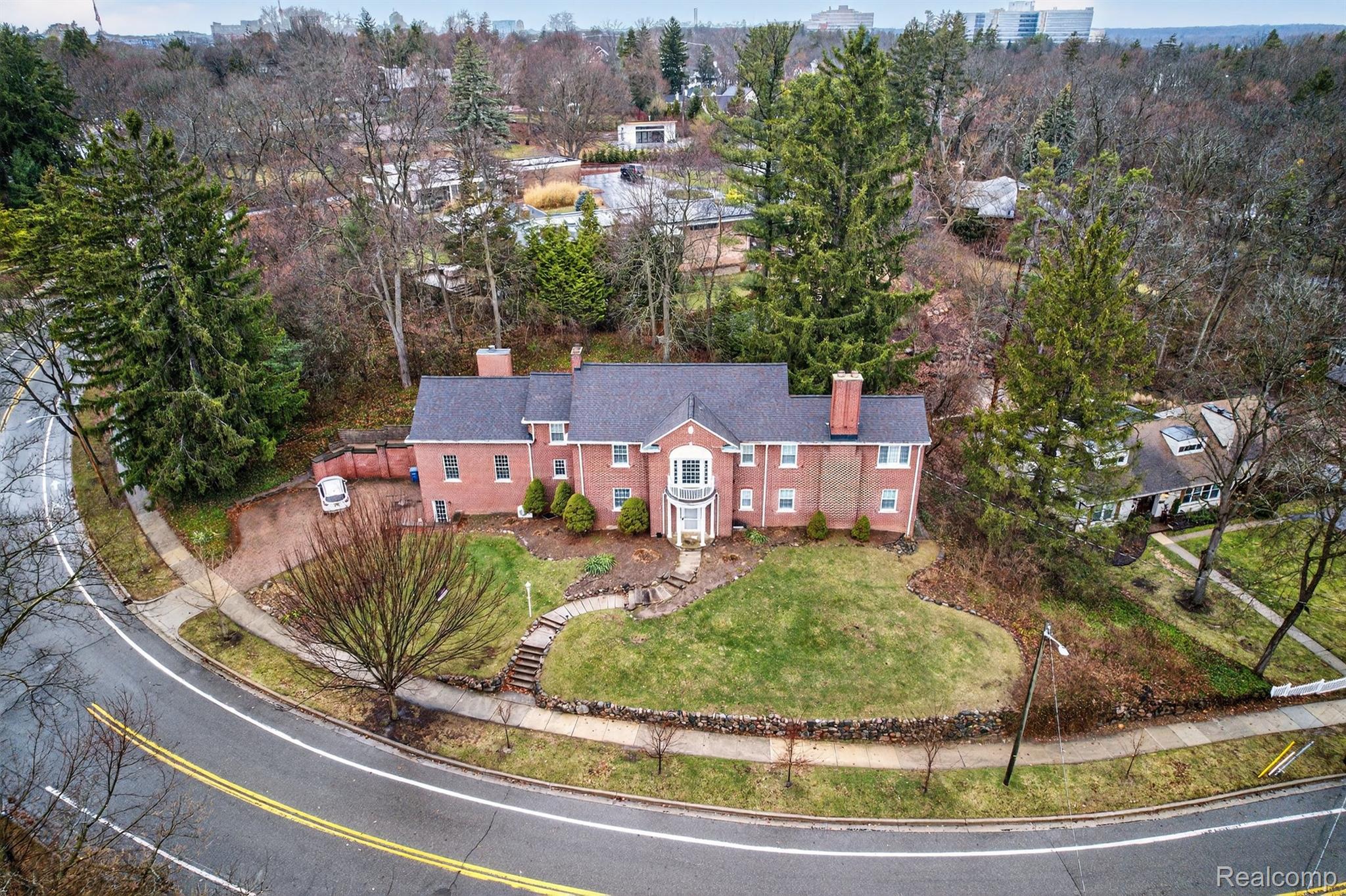 2307 Hill Street Property Photo 8