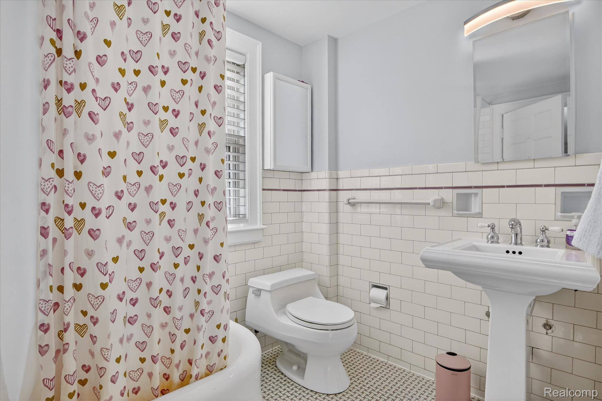 2307 Hill Street Property Photo 37