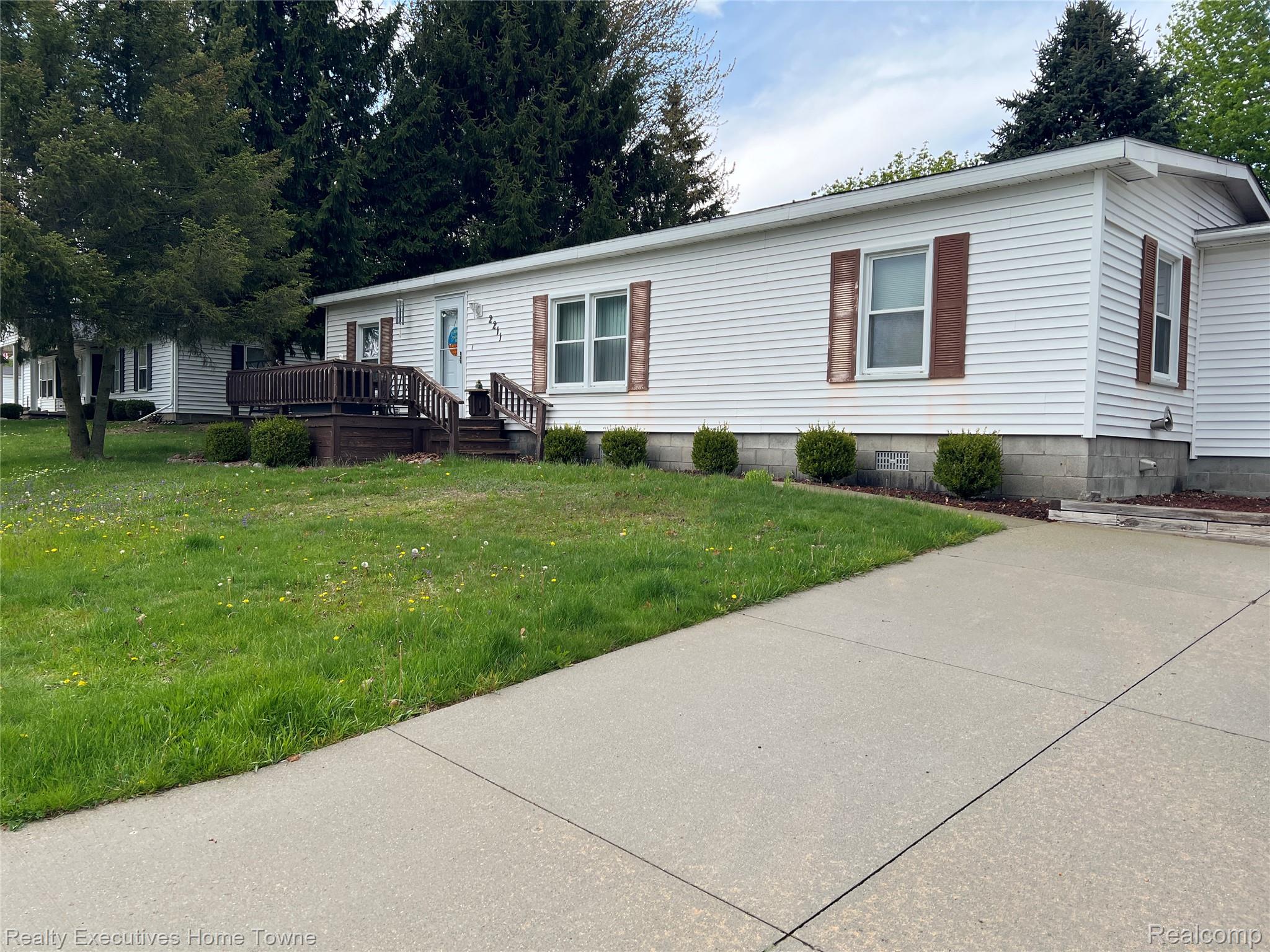 2211 Mark Street 69 Property Photo 3