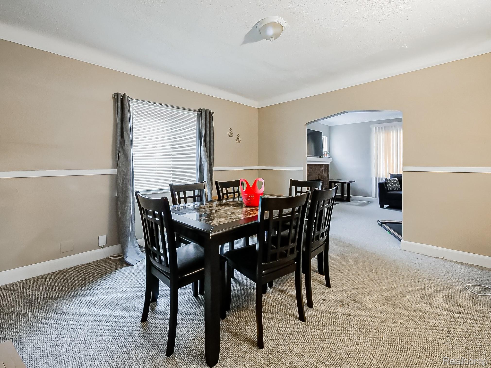 4826 Yorkshire Road Property Photo 4
