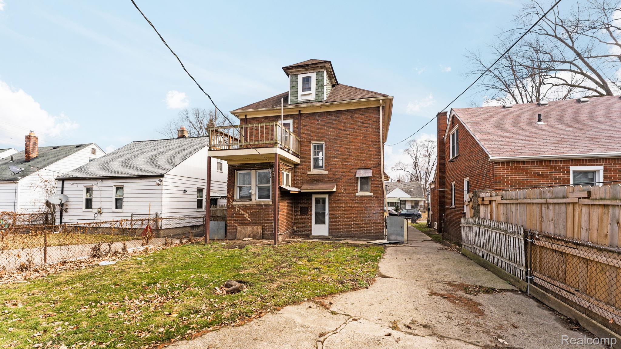 19471 Dwyer Street Property Photo 2