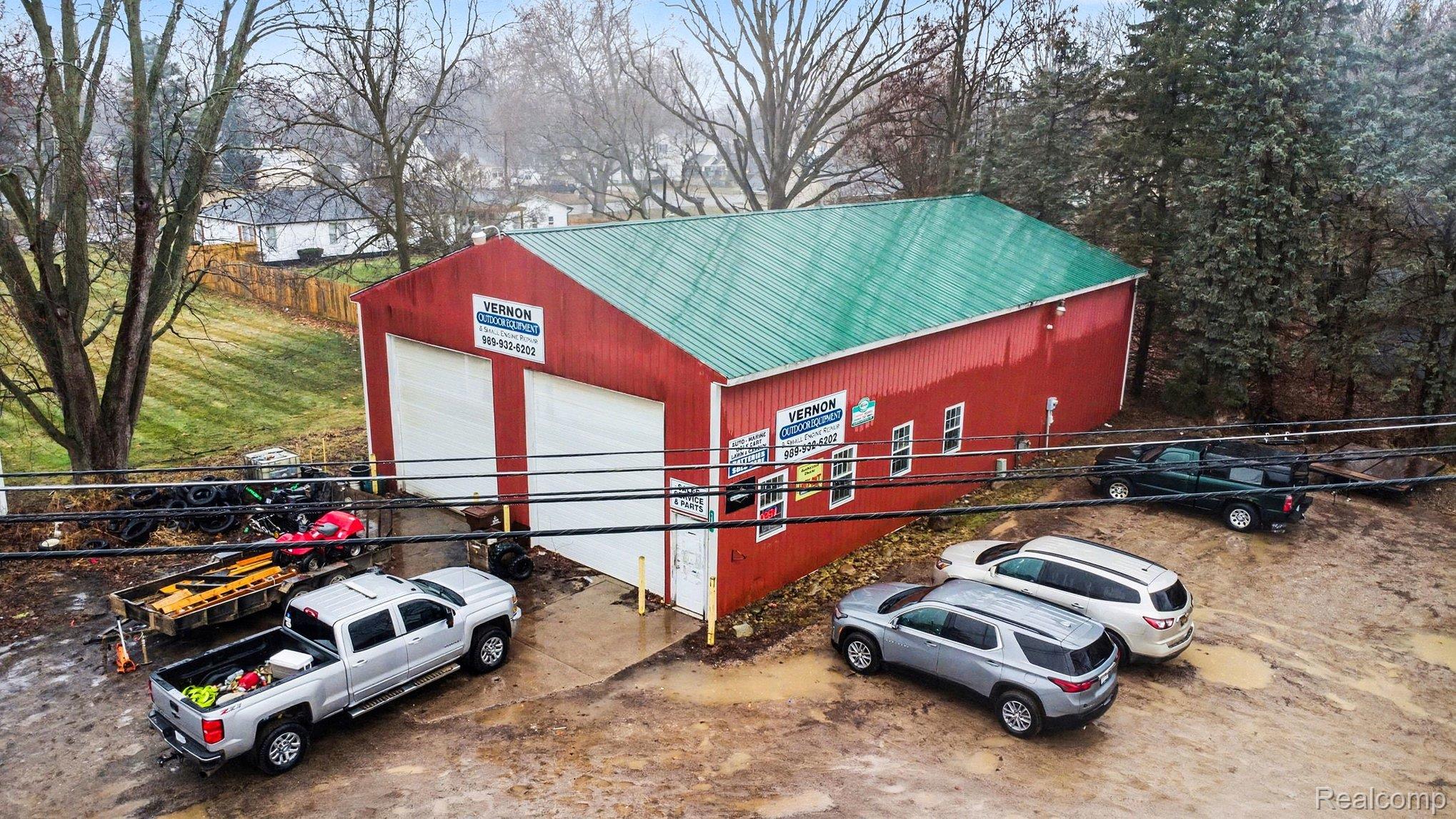 7320 E M 71 Property Photo 1