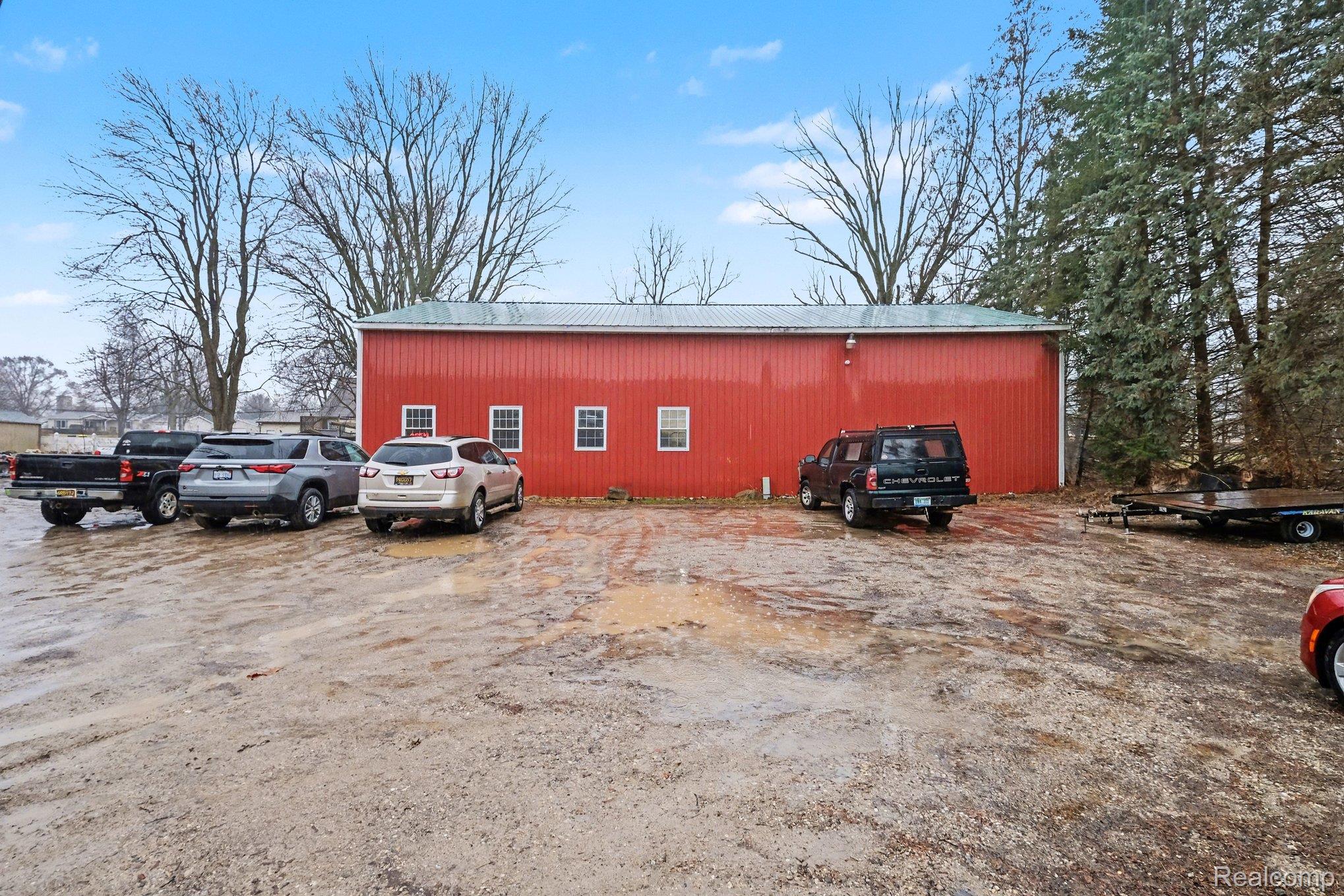 7320 E M 71 Property Photo 8