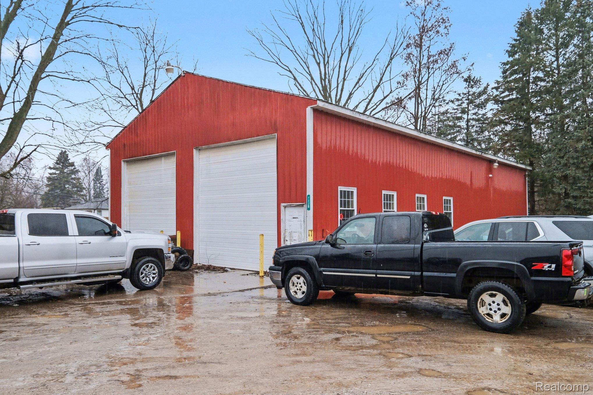 7320 E M 71 Property Photo 10