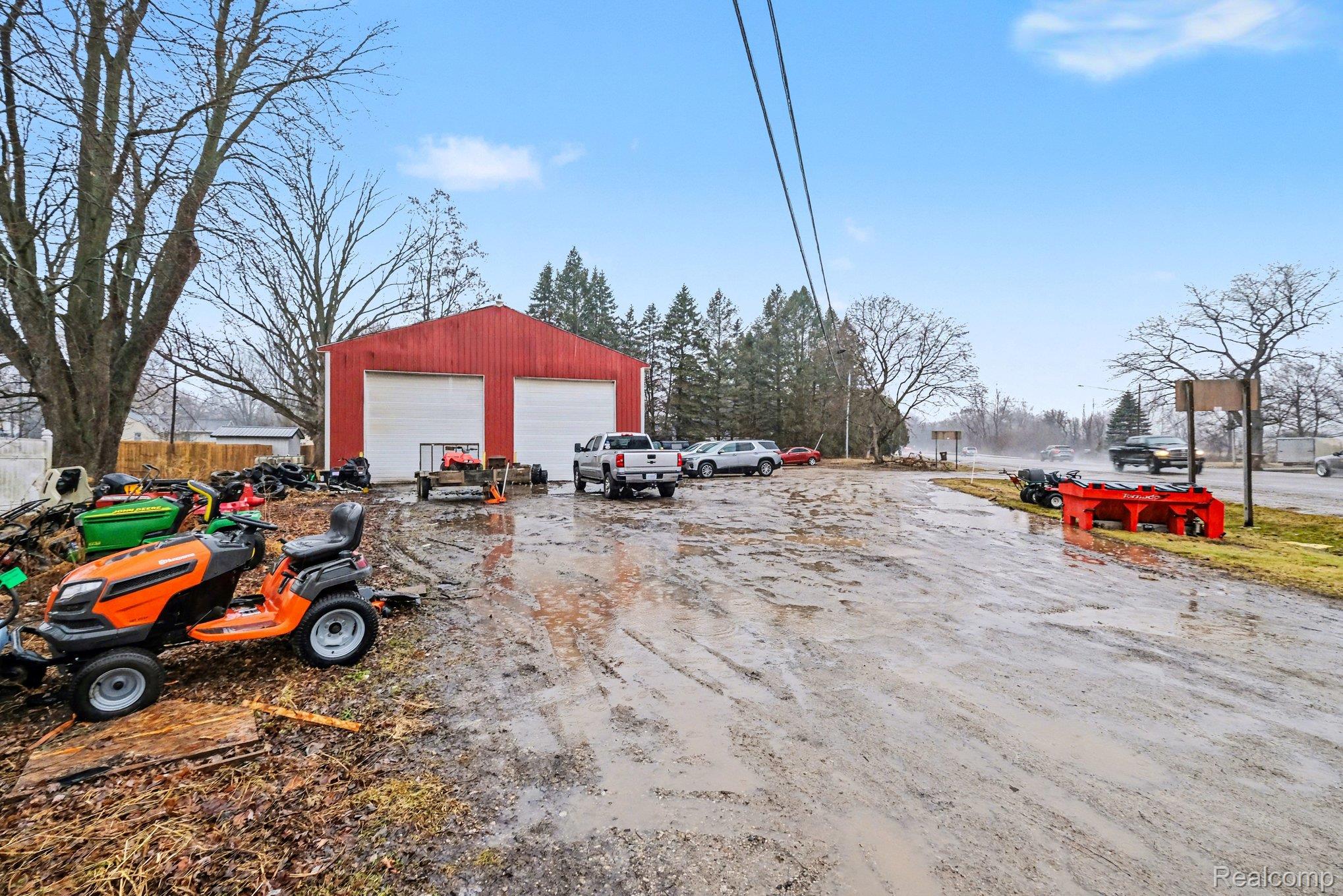 7320 E M 71 Property Photo 12