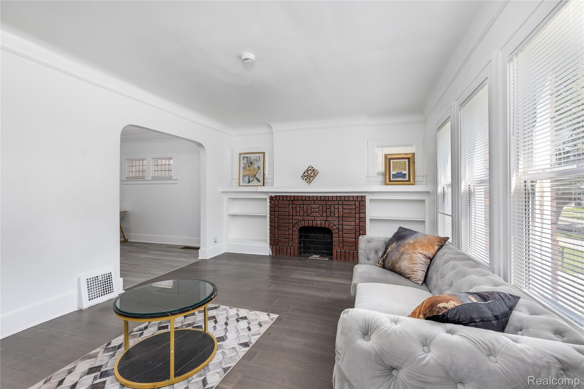 3921 Three Mile Drive Property Photo 4