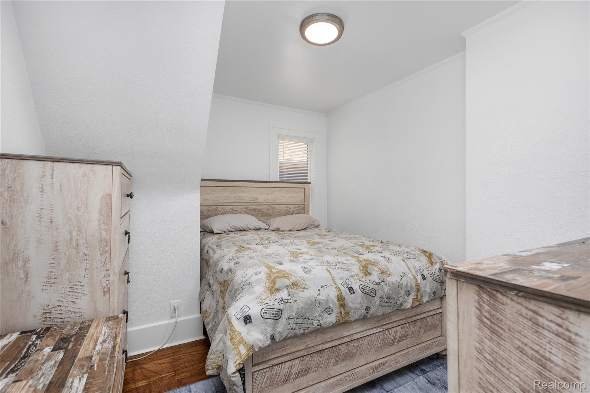 3921 Three Mile Drive Property Photo 16
