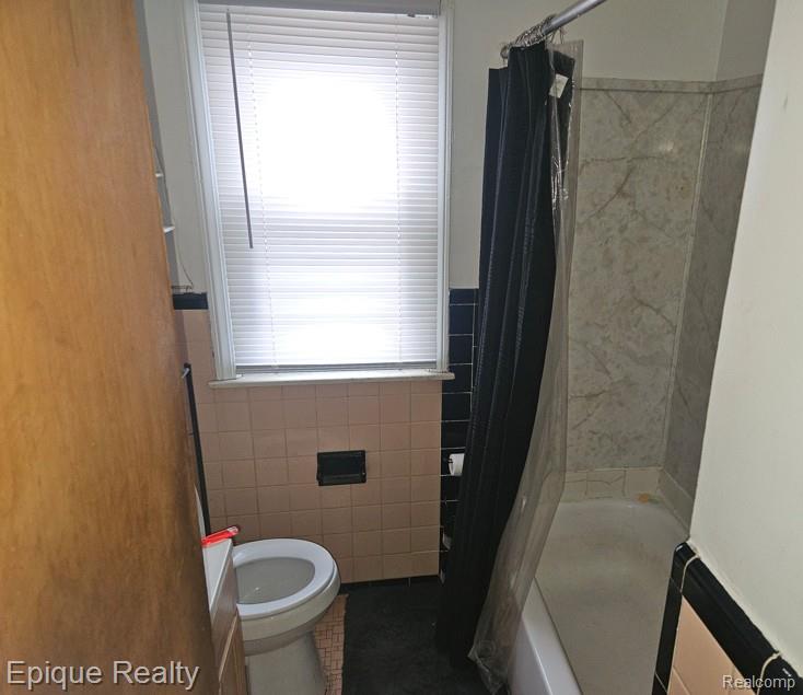 16069 Carlisle Street Property Photo 4