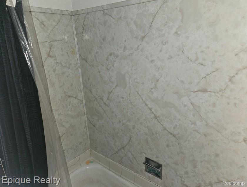 16069 Carlisle Street Property Photo 5