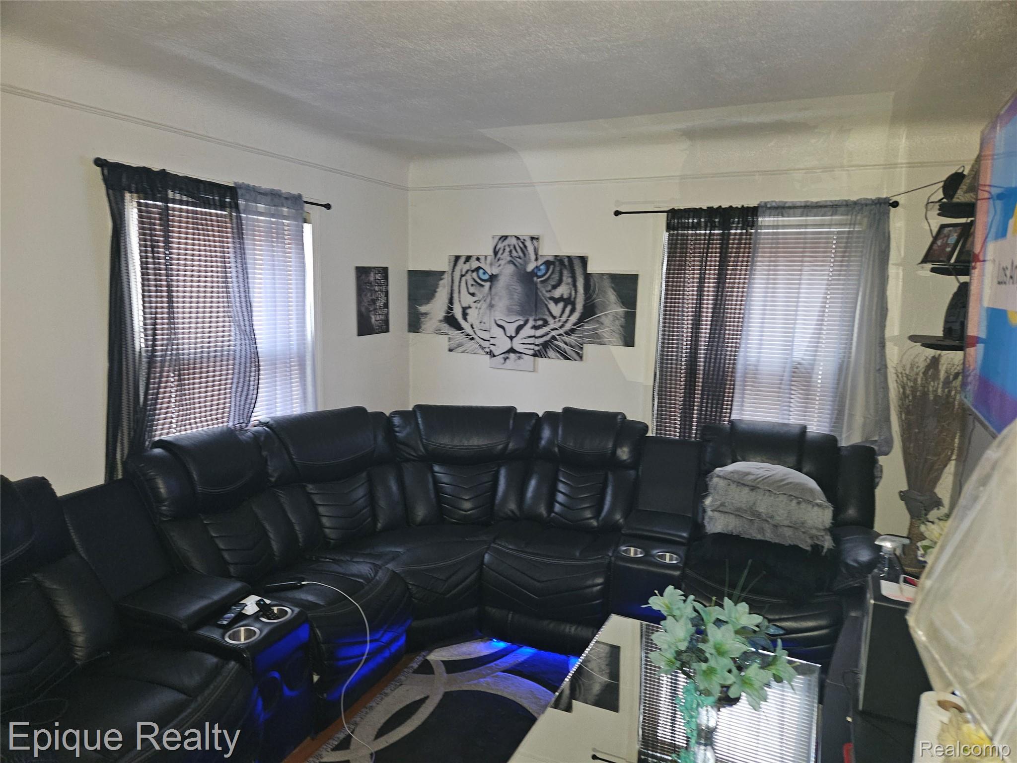 16069 Carlisle Street Property Photo 7
