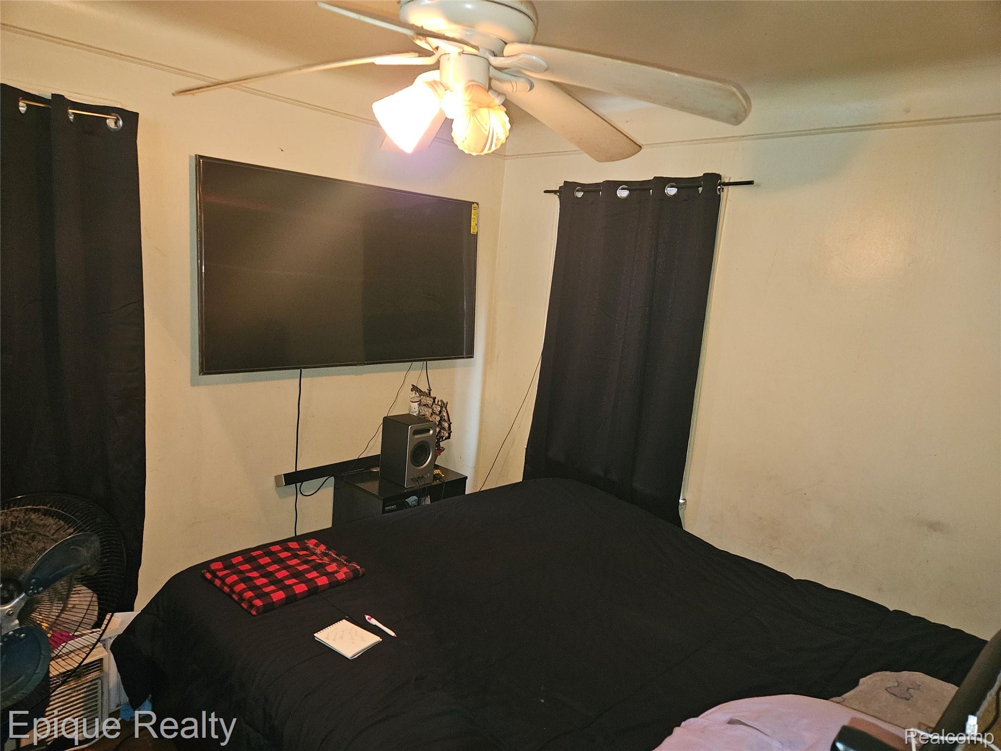 16069 Carlisle Street Property Photo 9