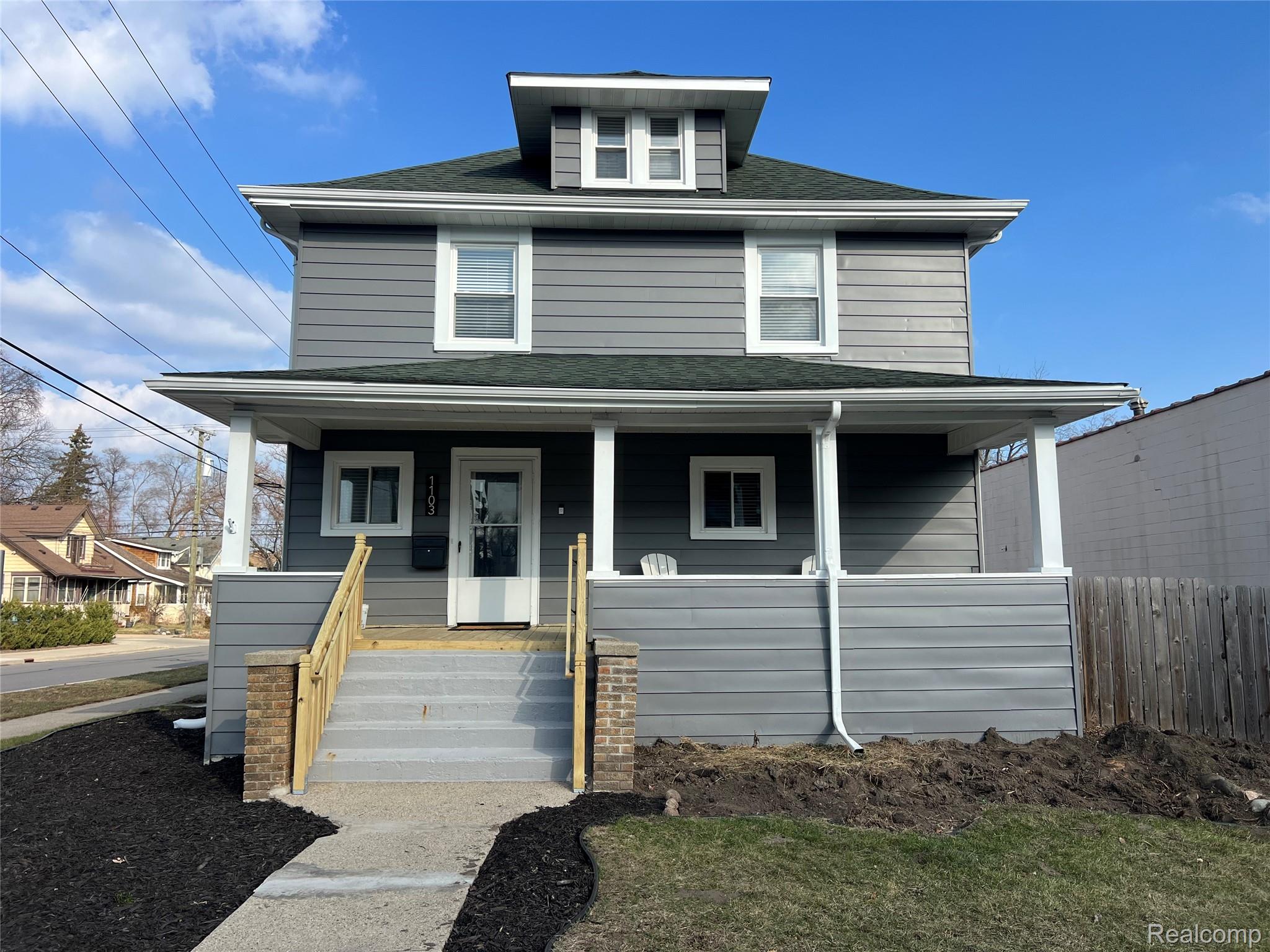 1103 S Washington Avenue Property Photo 1