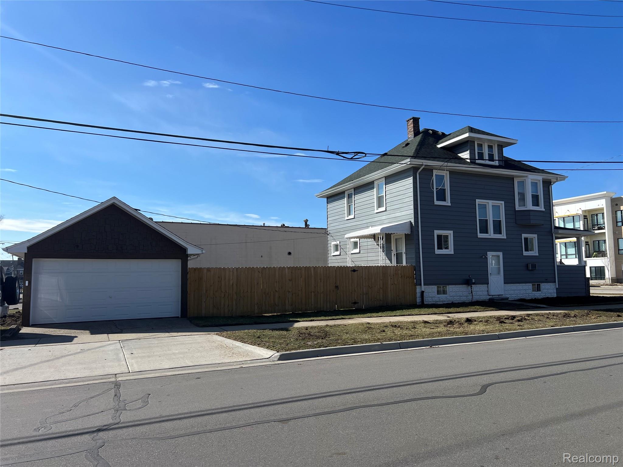 1103 S Washington Avenue Property Photo 5