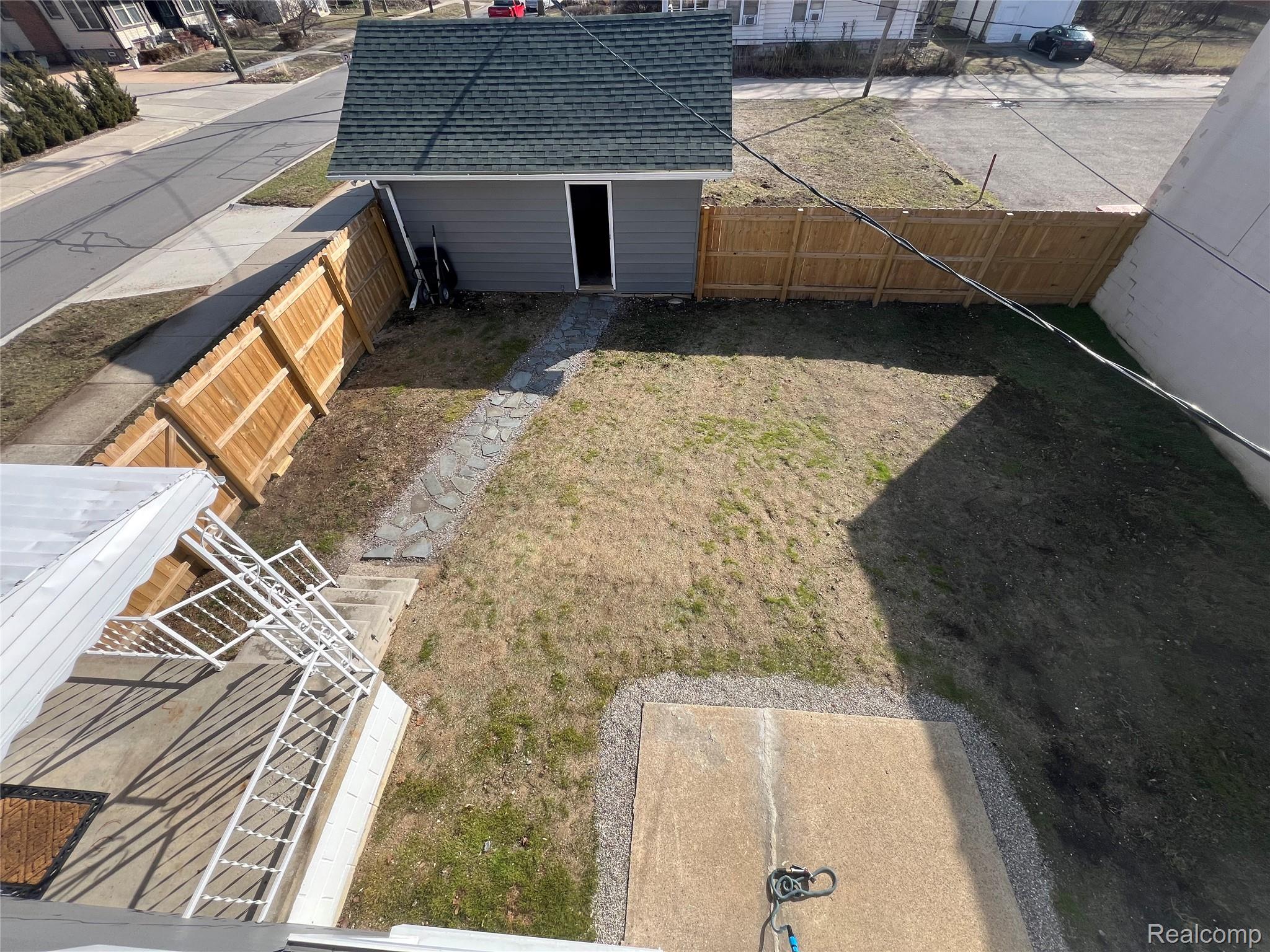 1103 S Washington Avenue Property Photo 8