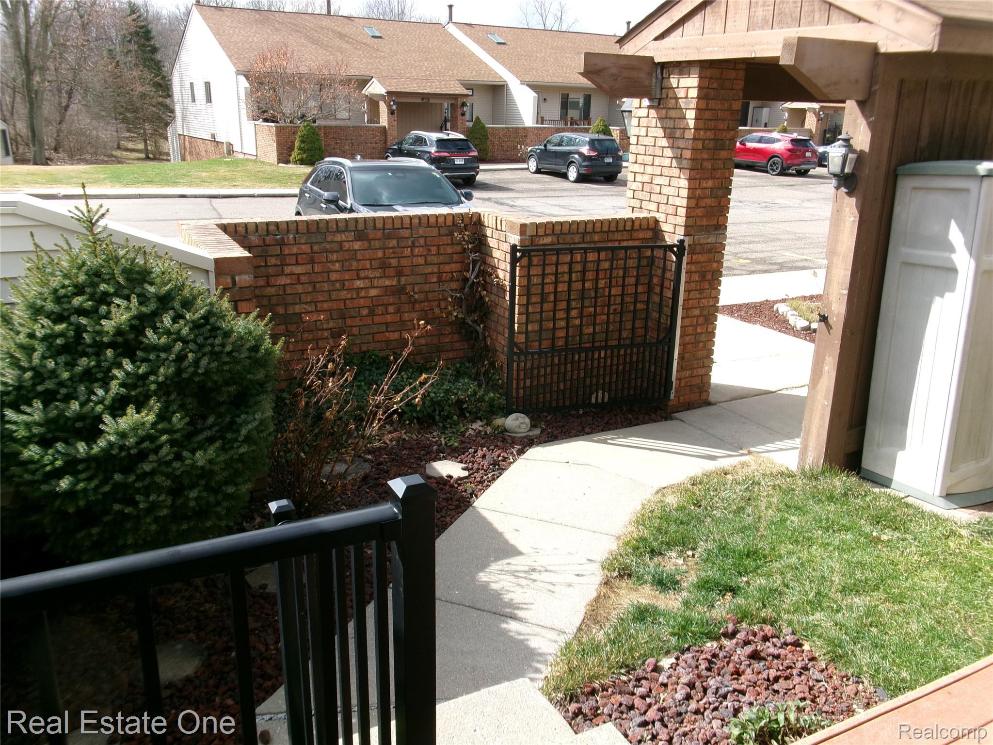 25832 Lexington 6 Property Photo 4