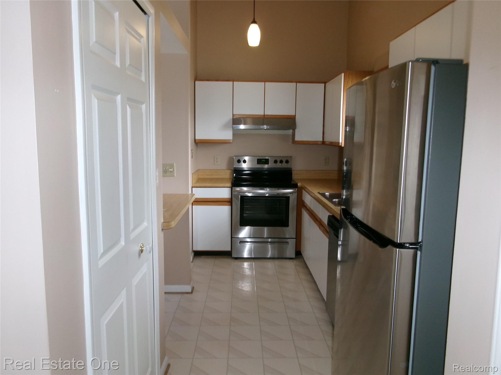 25832 Lexington 6 Property Photo 5