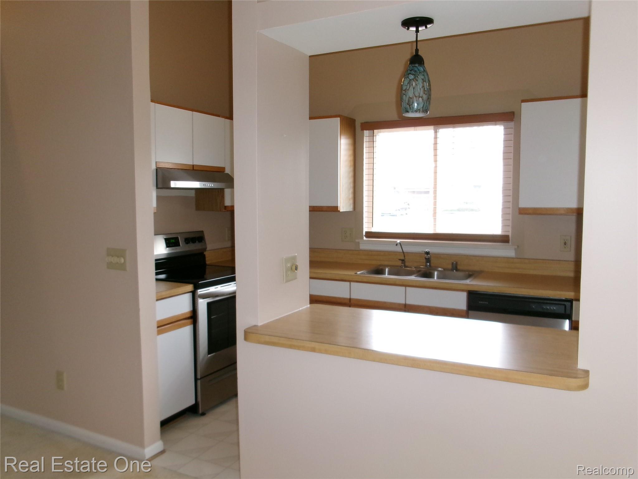 25832 Lexington 6 Property Photo 6