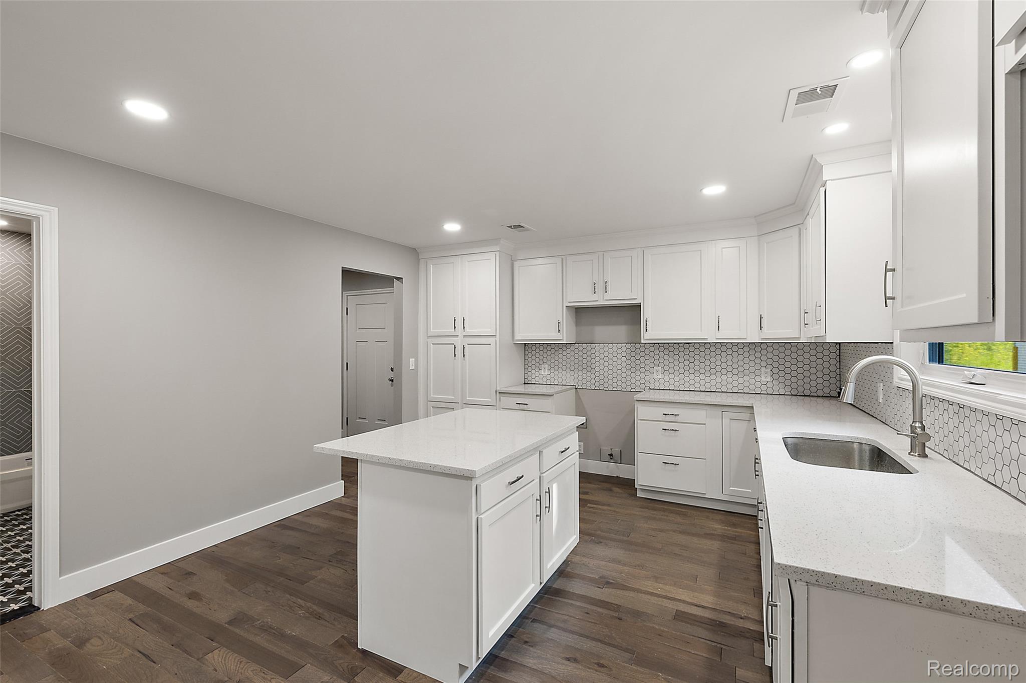 5771 Gratiot Avenue Property Photo 29
