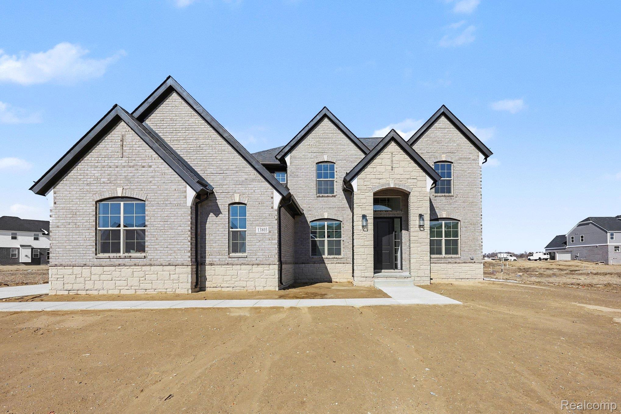 56270 Stone Falcon Property Photo 1