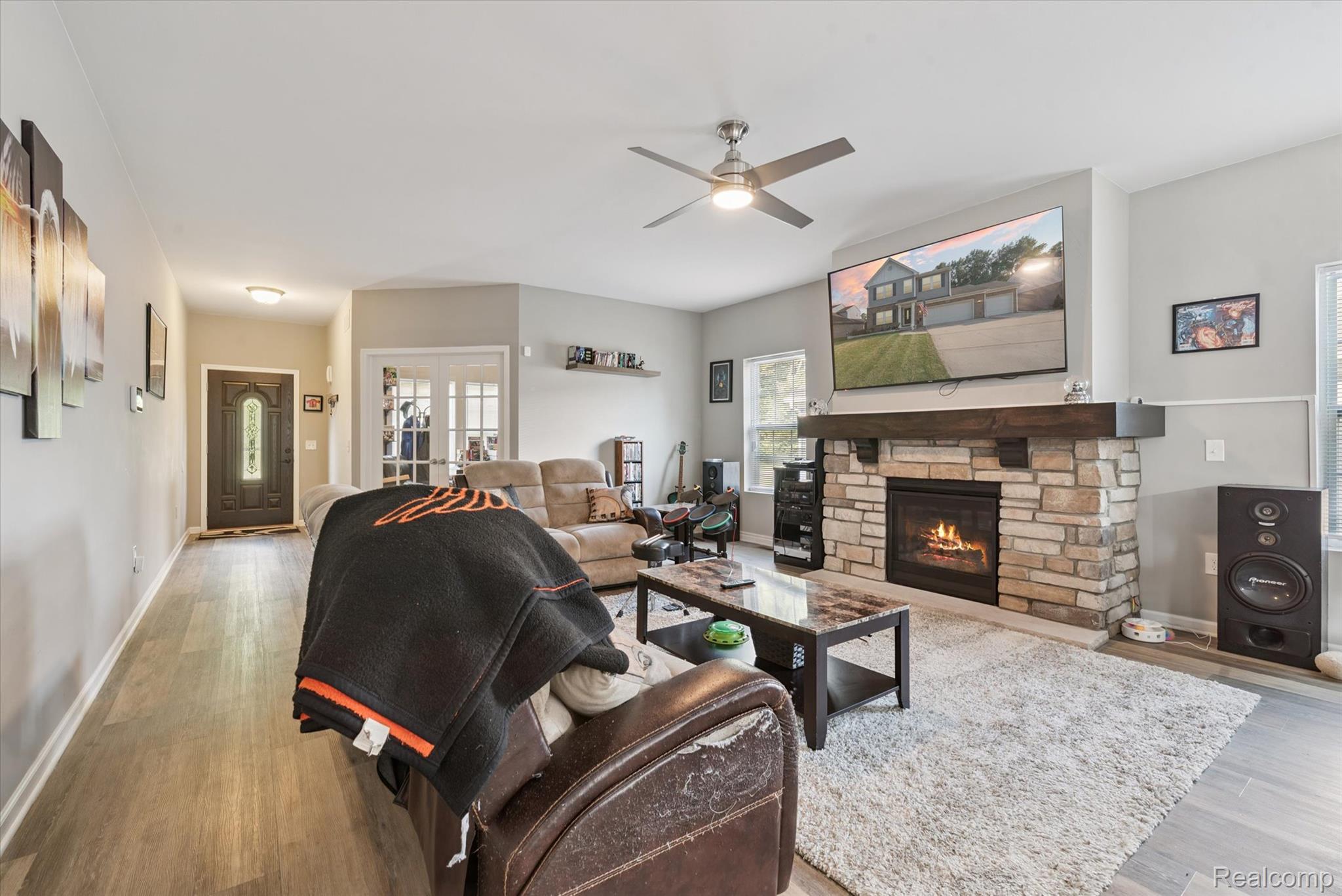 42811 Colonial Road Property Photo 4