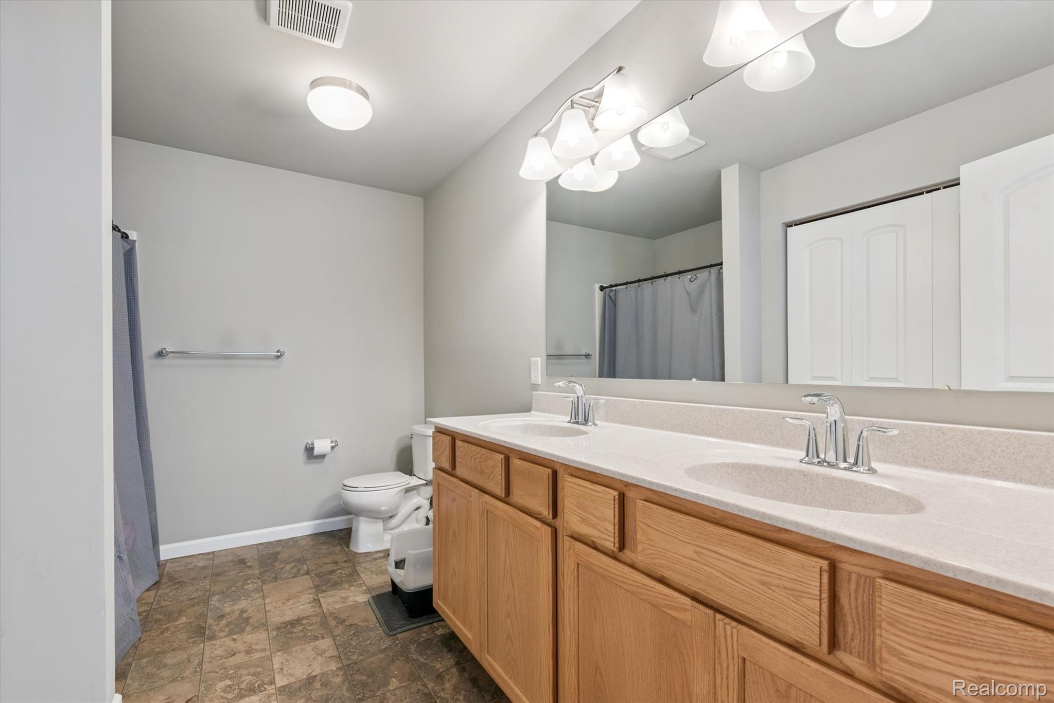42811 Colonial Road Property Photo 18