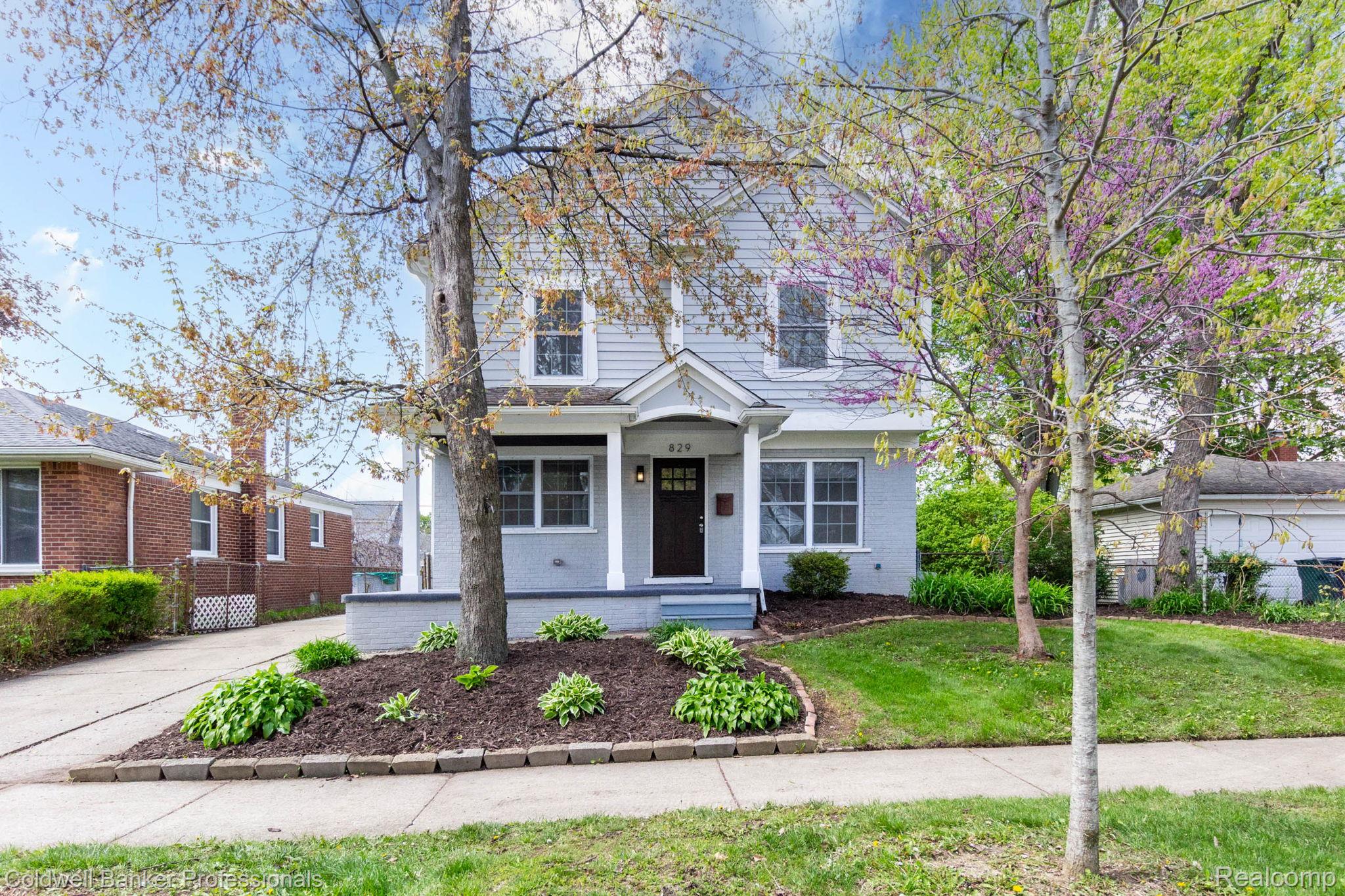 829 N Dorchester Avenue Property Photo 1