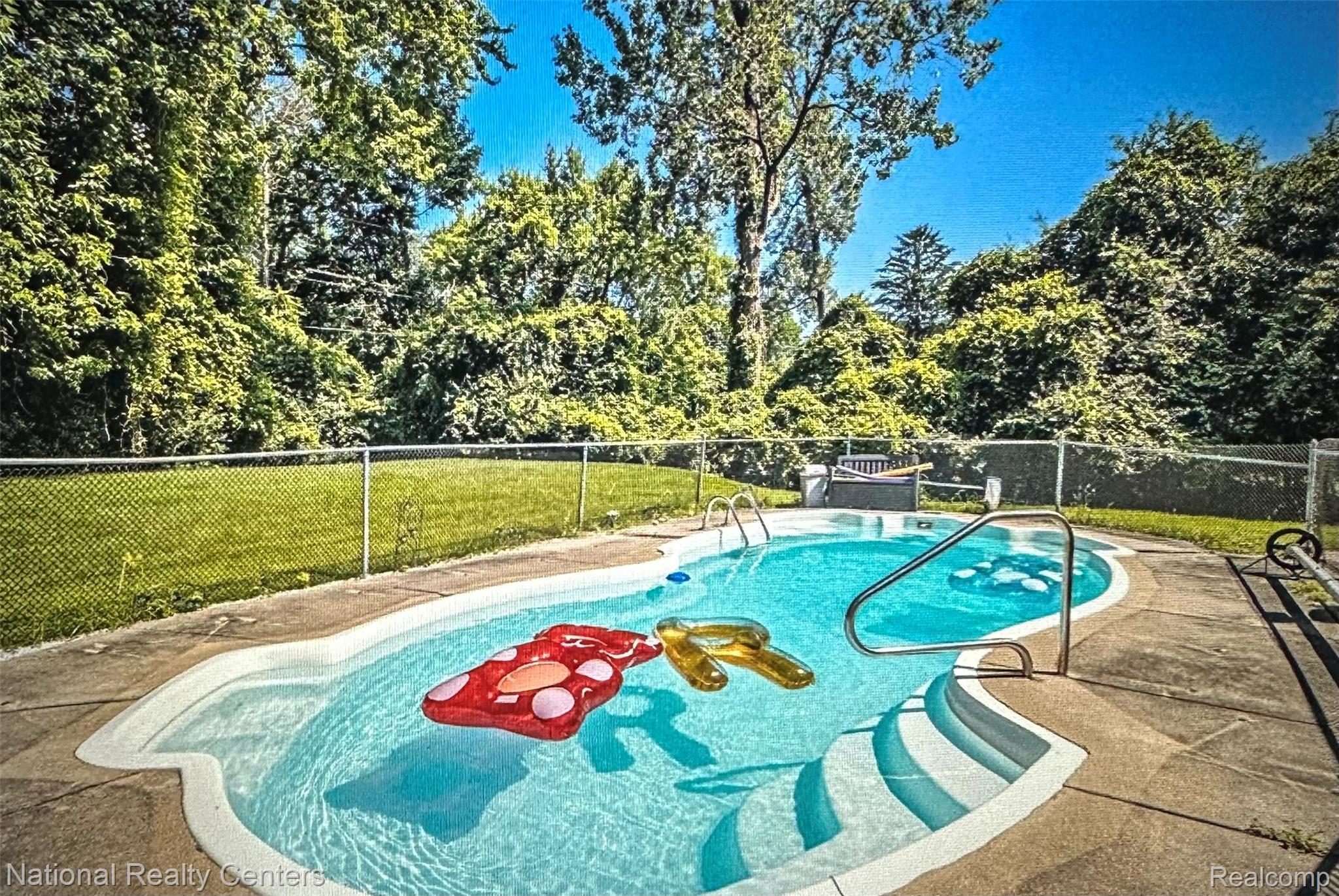 2851 Franklin Road Property Photo 4