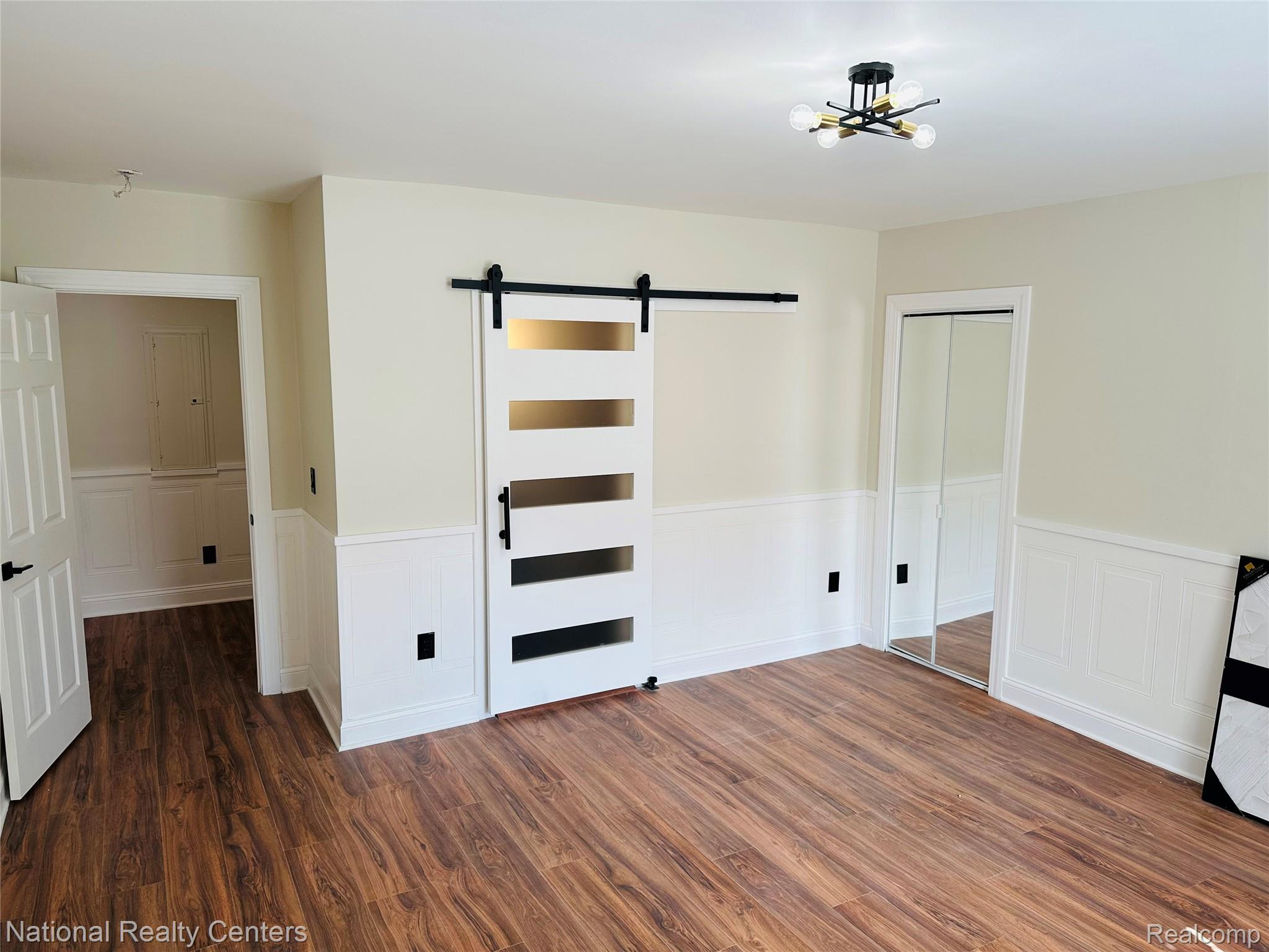 2851 Franklin Road Property Photo 24