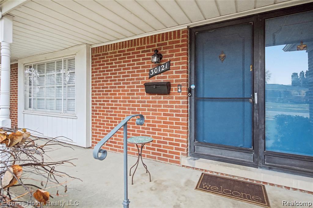 30121 Woodhouse Drive Property Photo 3