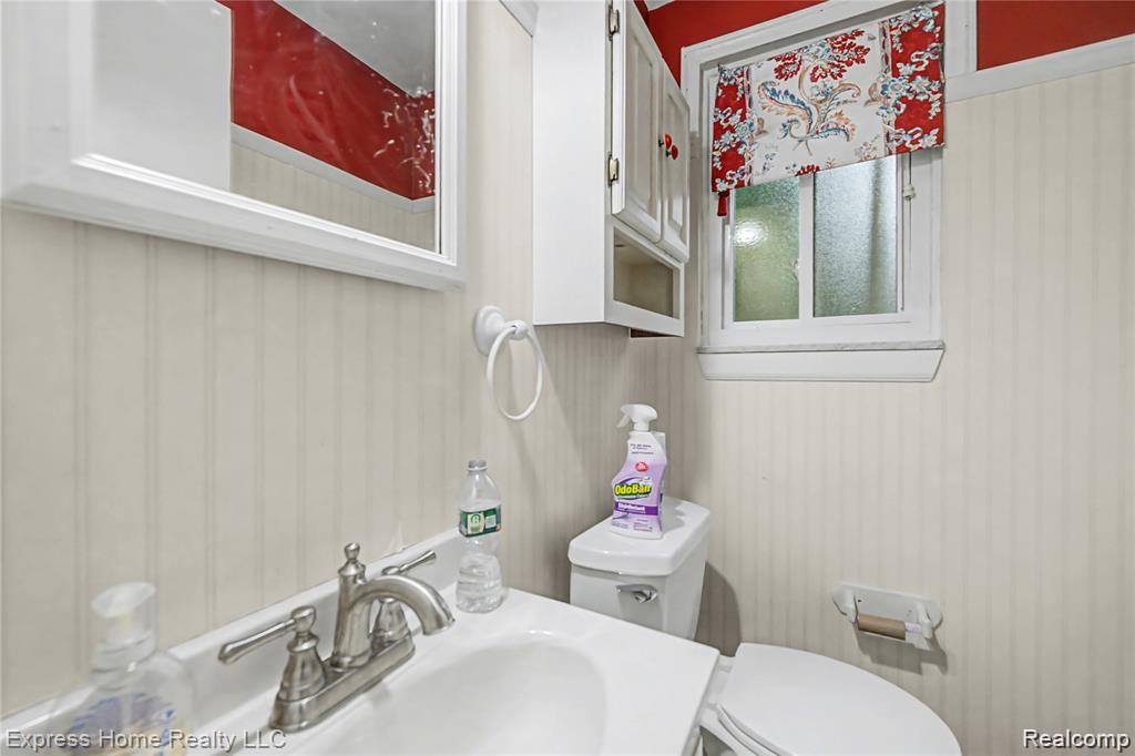 30121 Woodhouse Drive Property Photo 9