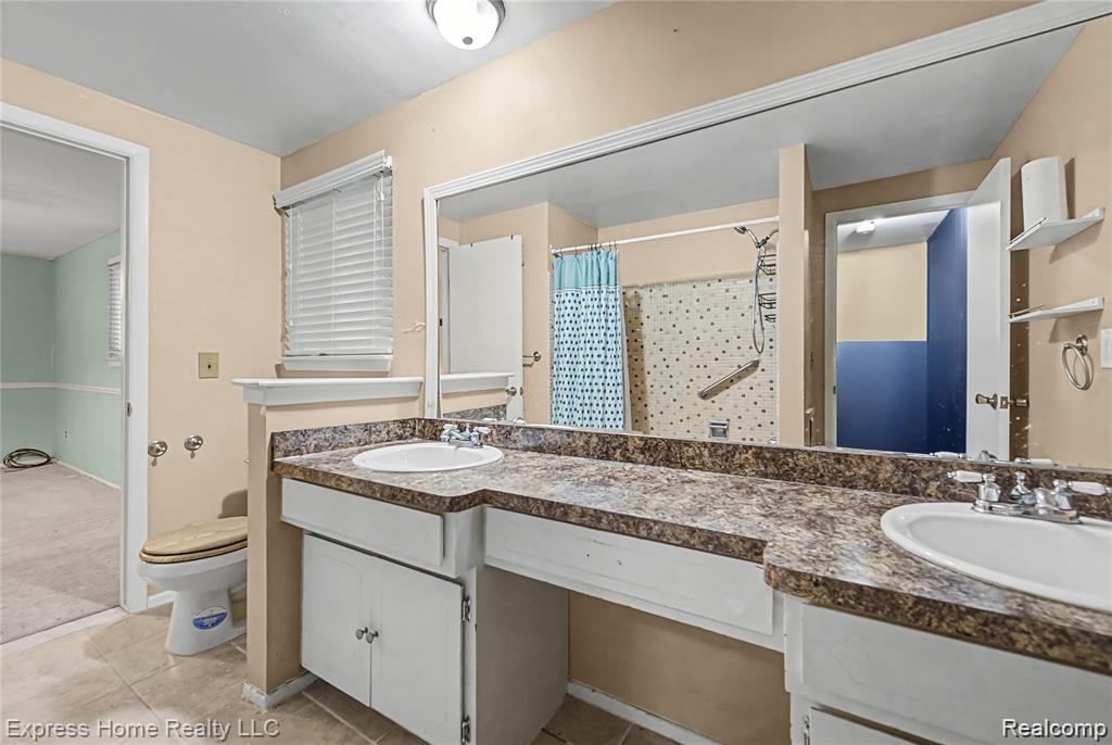 30121 Woodhouse Drive Property Photo 11