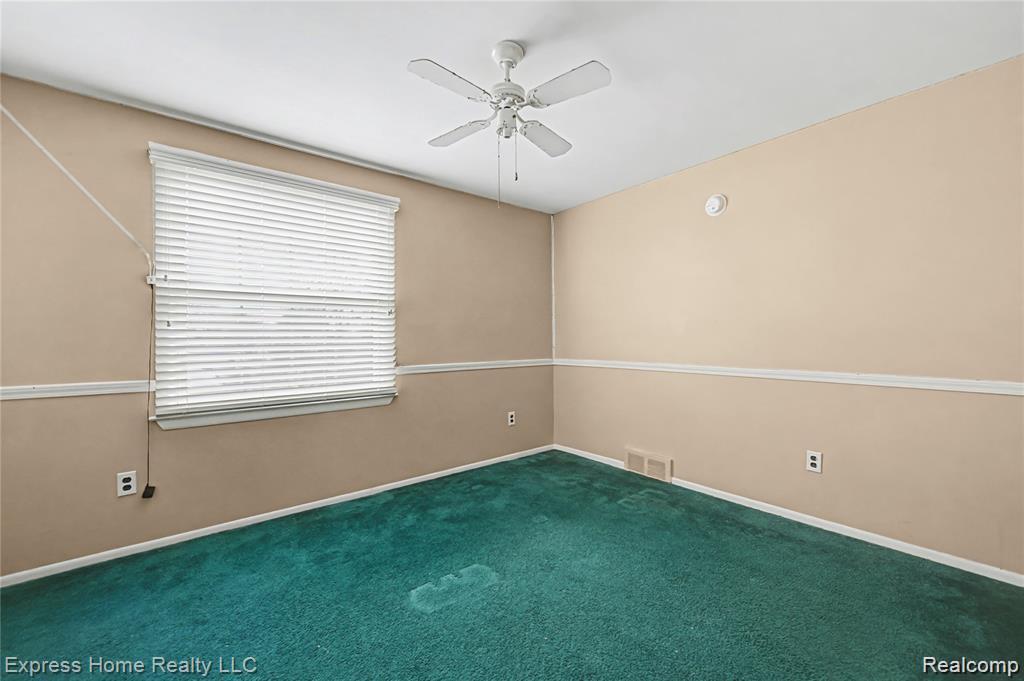 30121 Woodhouse Drive Property Photo 17
