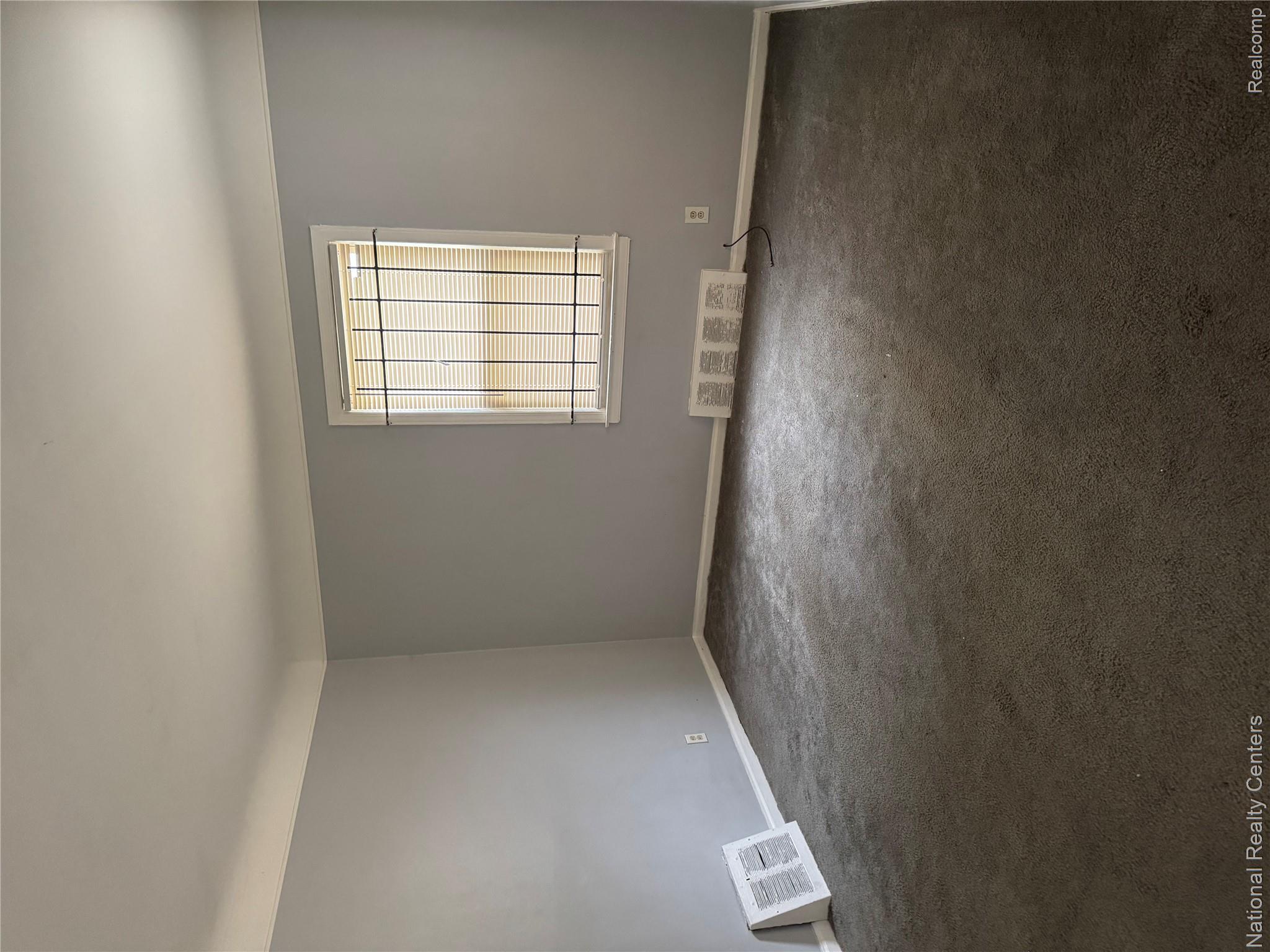 9131 Birwood Street Property Photo 5