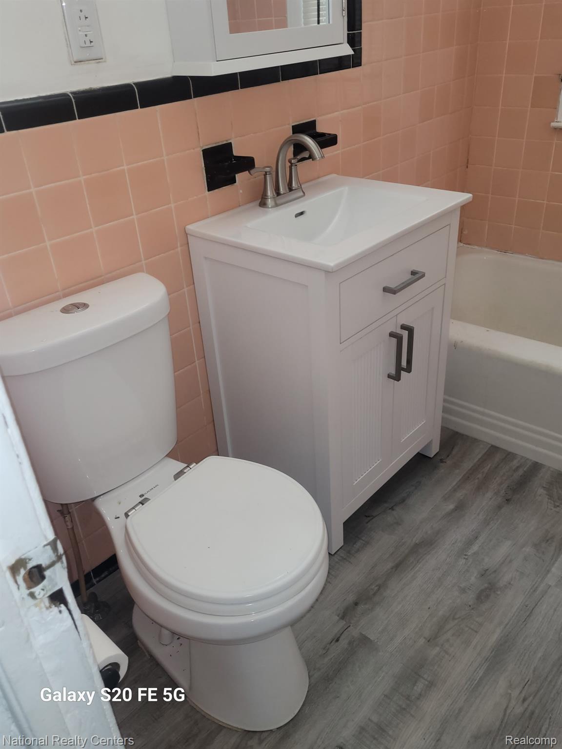 9131 Birwood Street Property Photo 7