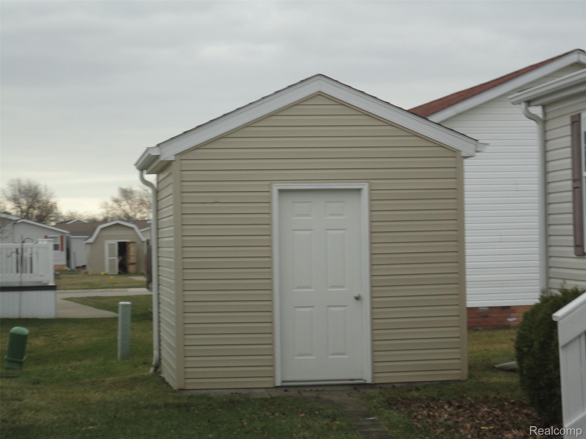 923 Stevens Trail Property Photo 3