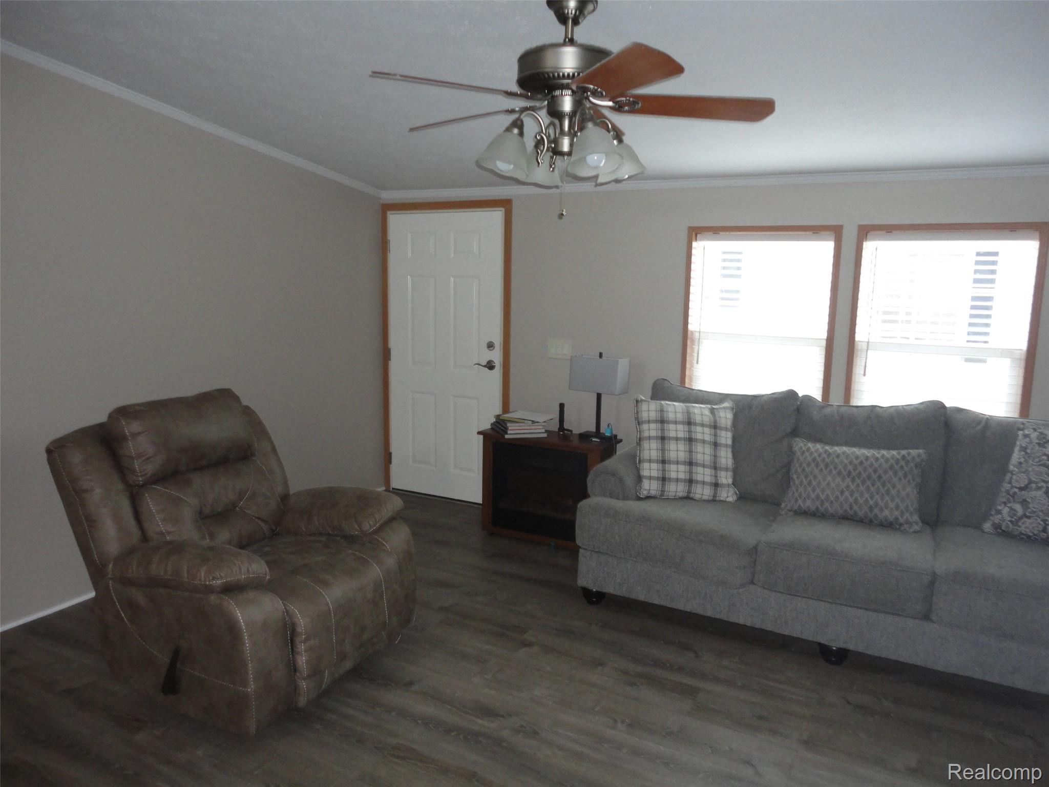 923 Stevens Trail Property Photo 4