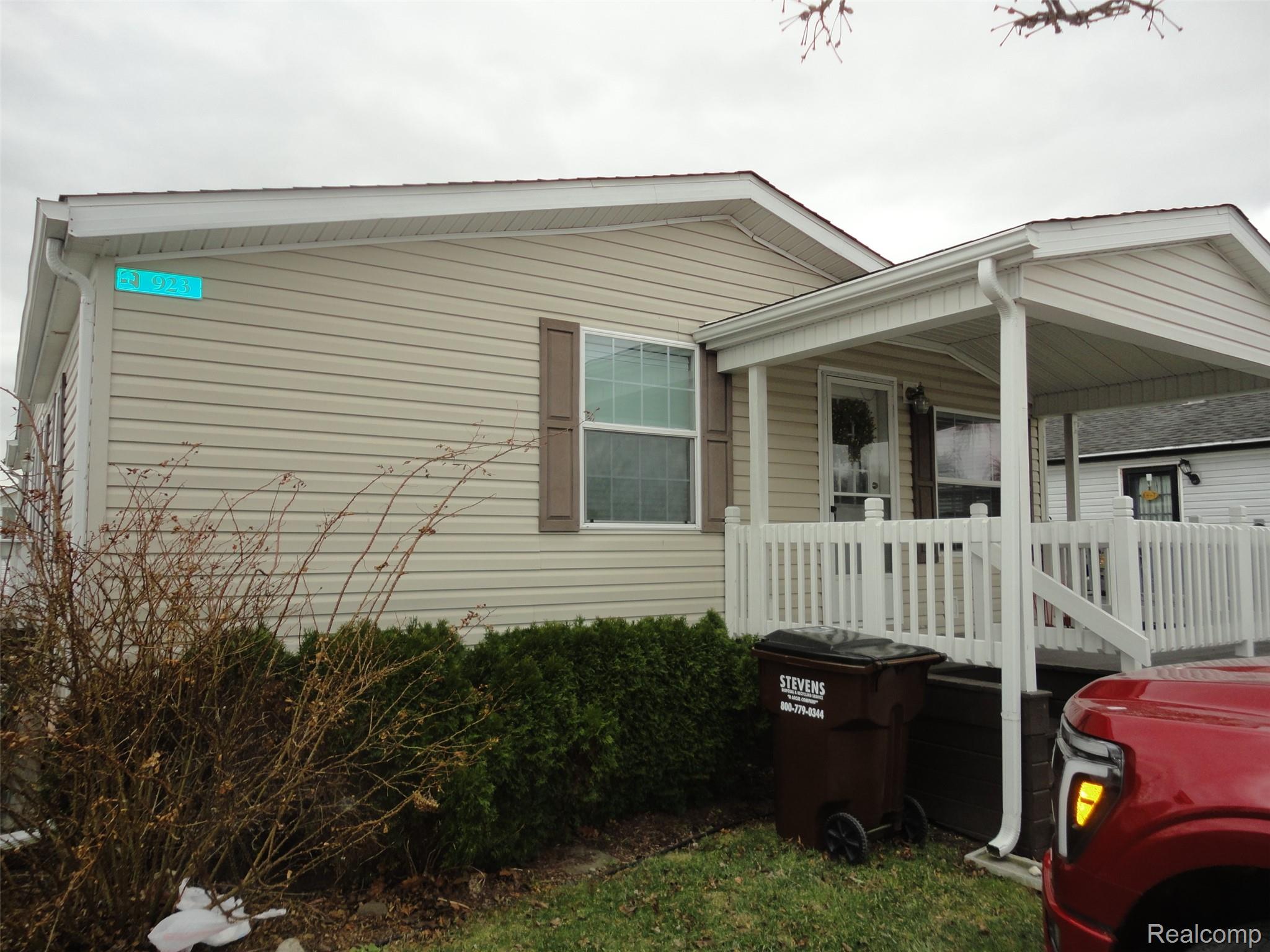 923 Stevens Trail Property Photo 14