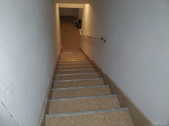 626 Begole Street Property Photo 6
