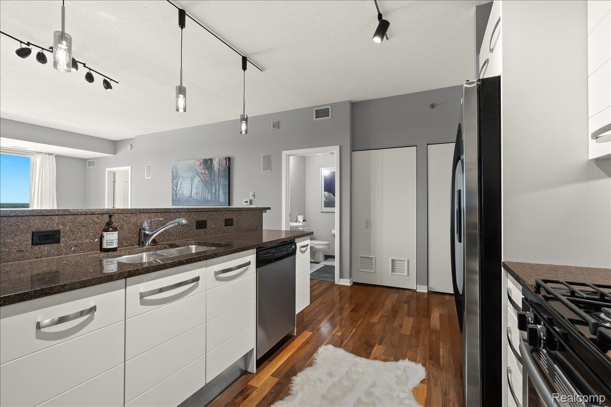 432 S Washington Avenue 1506 Property Photo 11