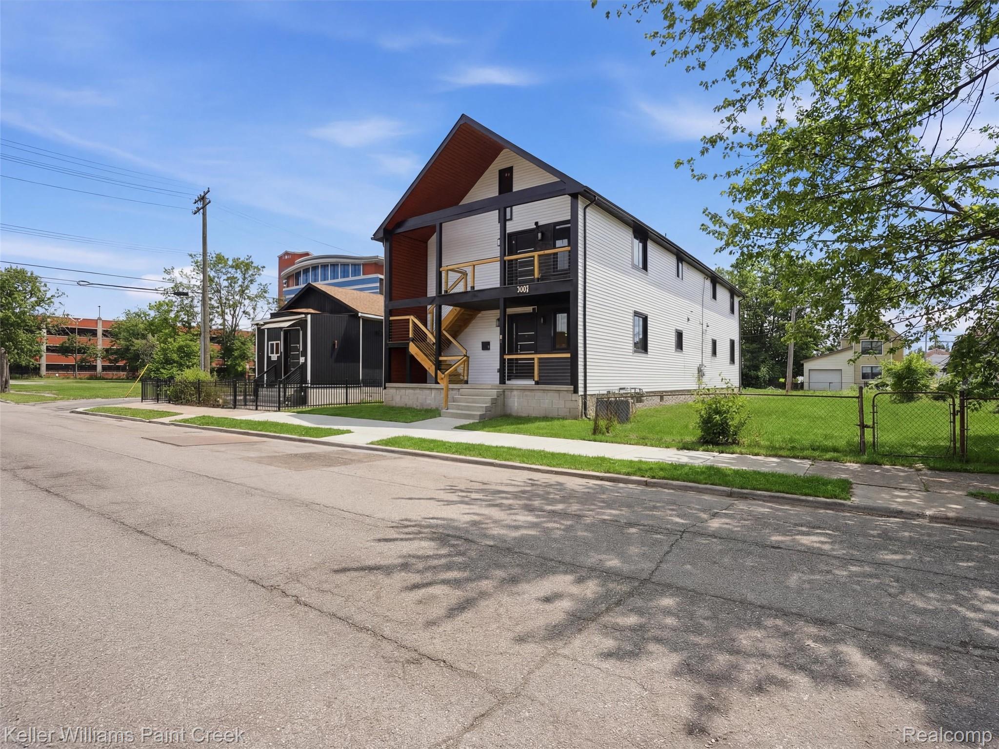 1541 Elm Street Property Photo 1