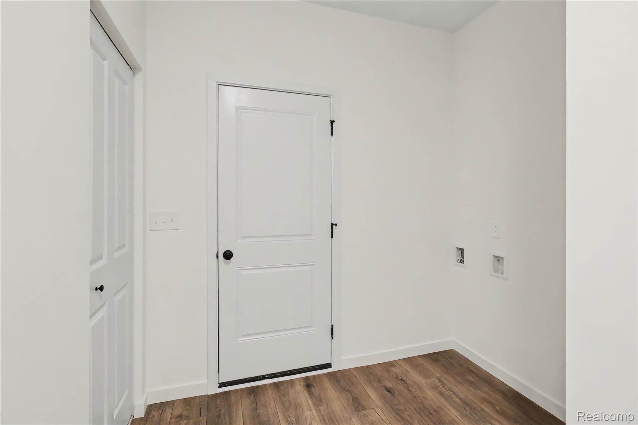 366 Dorchester Drive Property Photo 8